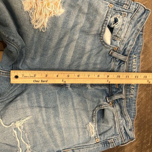 American Eagle Women's Patched Mom Straight Jean Medium Wash Size 8 - Picture 5 of 7